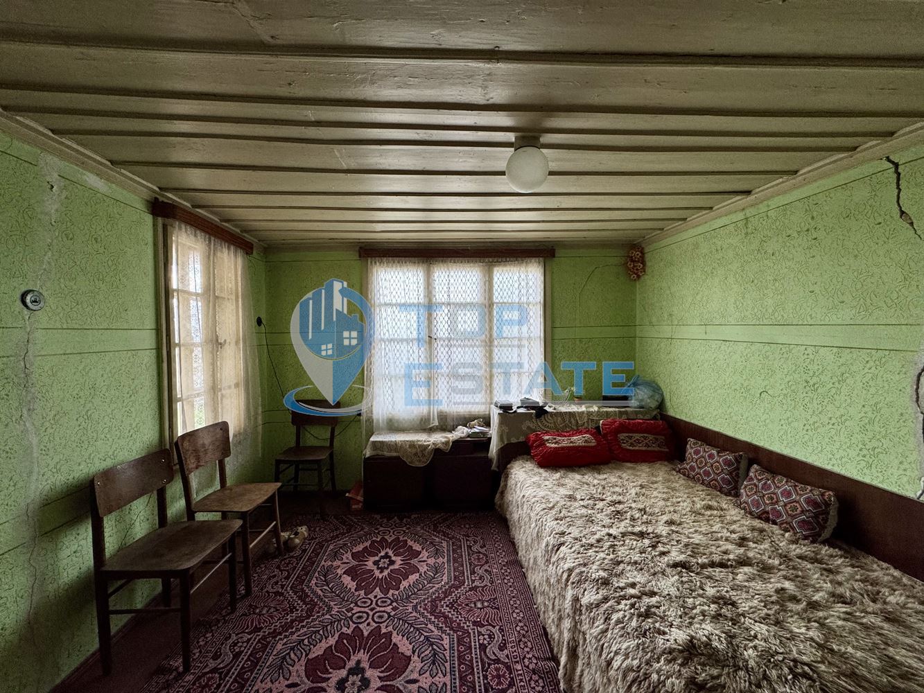 Тухлена къща с допълнителна постройка в град Долна Оряховица, област Велико Търново-0 Тухлена къща с допълнителна постройка в град Долна Оряховица, област Велико Търново - 0