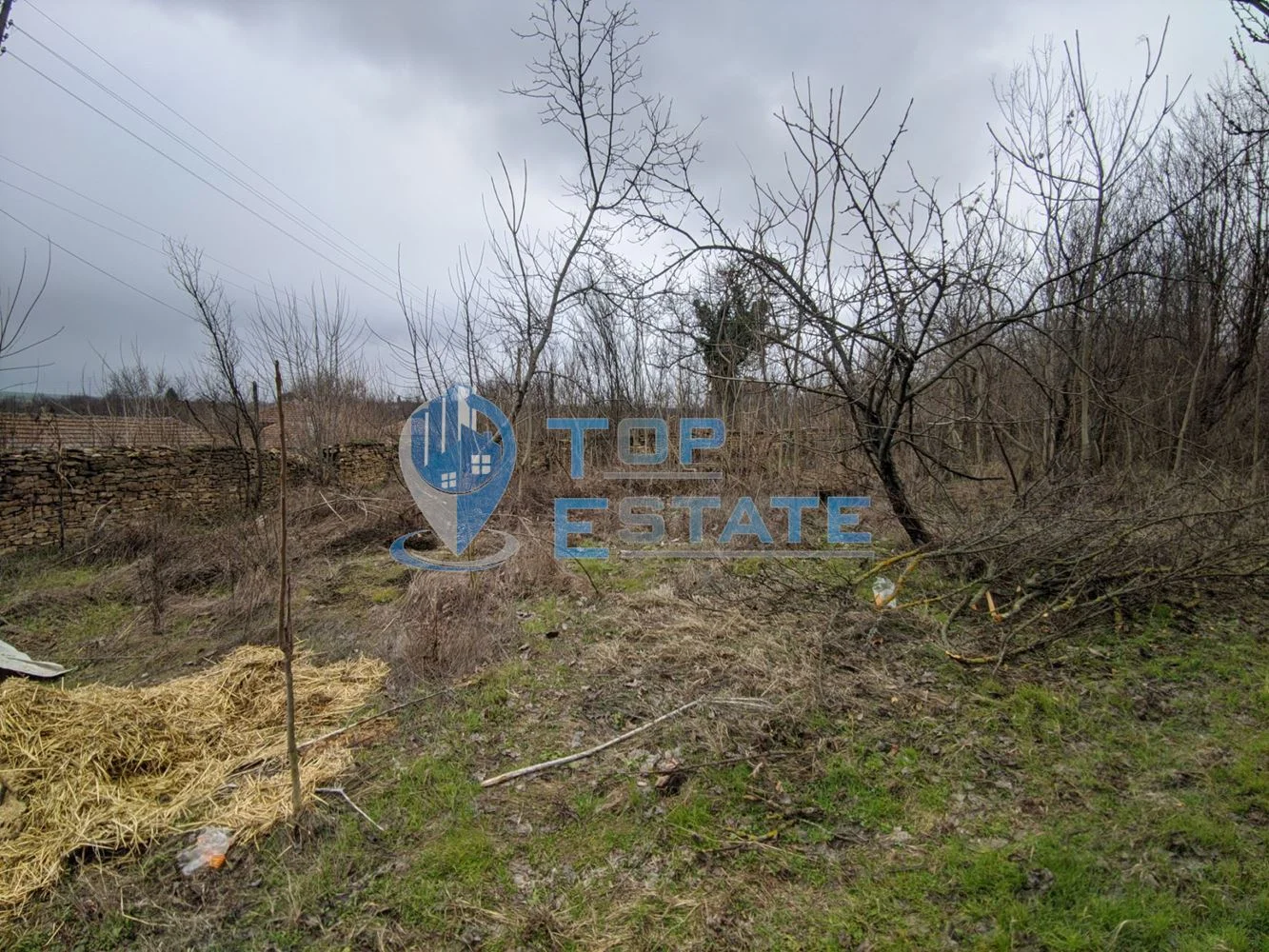 Парцел със стара къща в село Долна Липница - 0