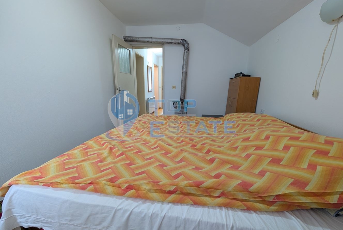 Двуетажна масивна вила до река в Еленския балкан - 0