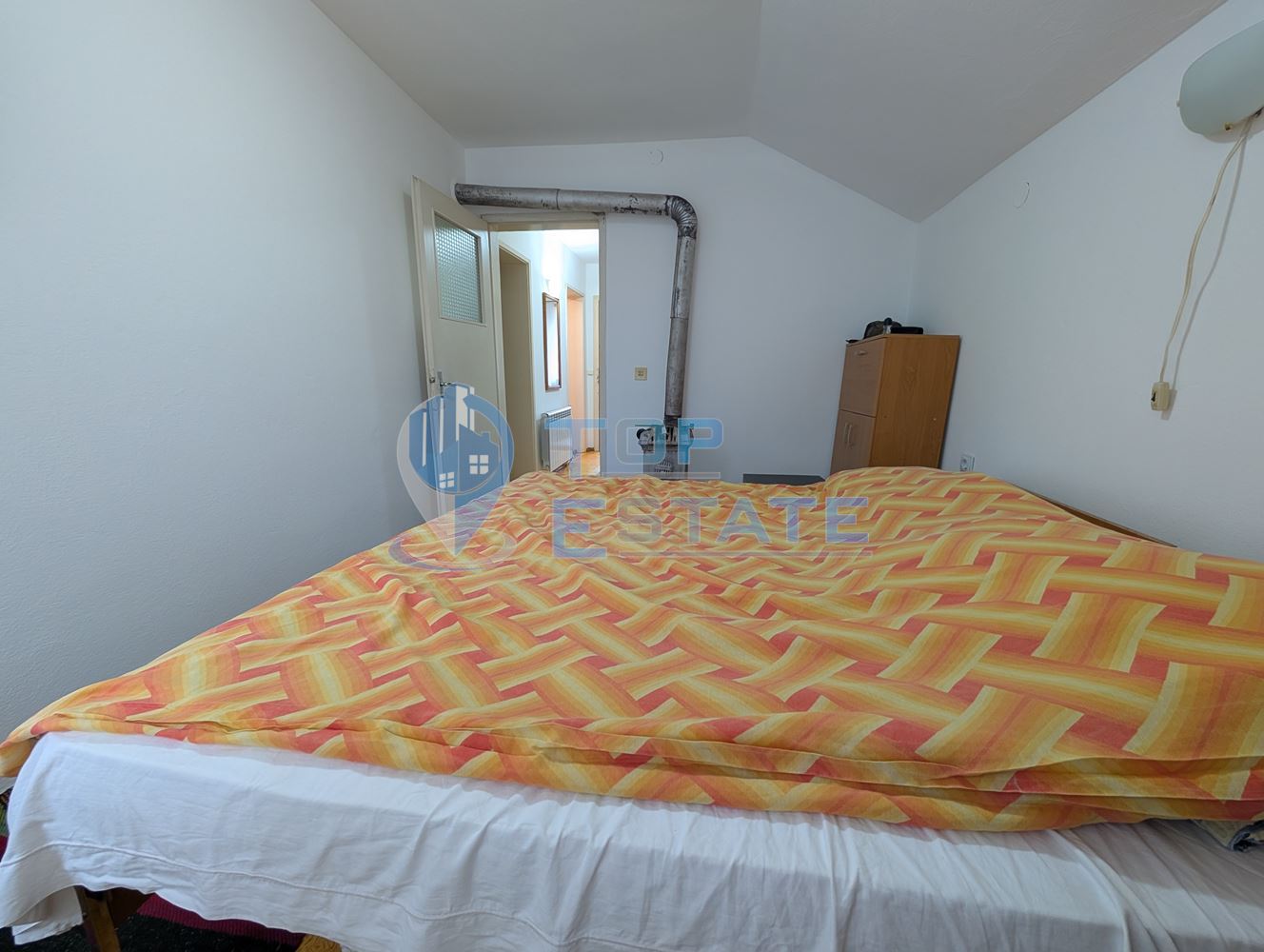 Двуетажна масивна вила до река в Еленския балкан-0 Двуетажна масивна вила до река в Еленския балкан - 0