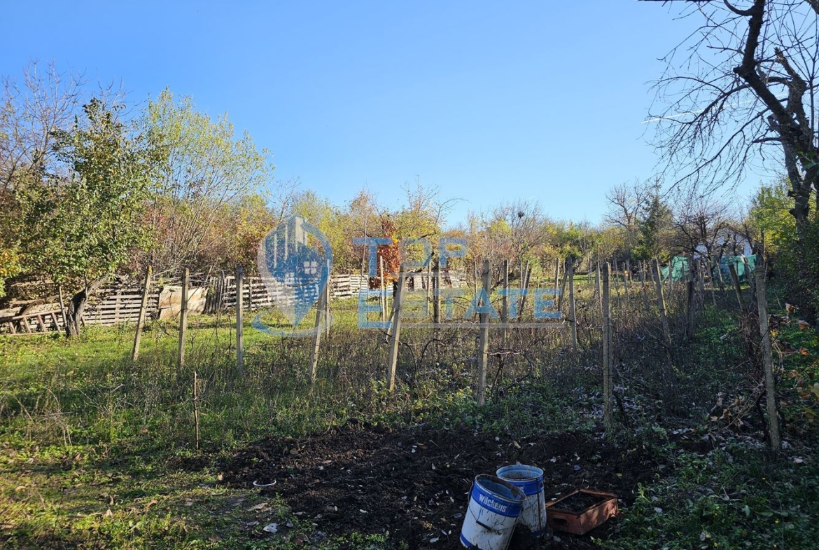 Парцел с променено предназначение за жилищно строителство в кв. Зона Б, град Велико Търново - 0