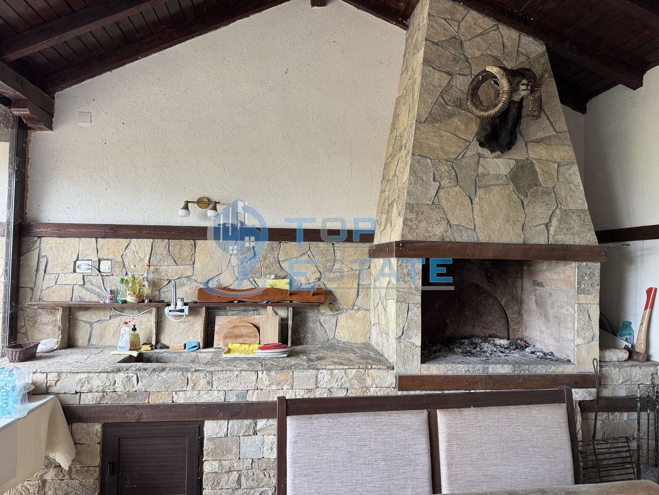 Къща с панорамна гледка във вилната зона на между град Бяла Черква и село Вишовград, област Велико Търново - 0