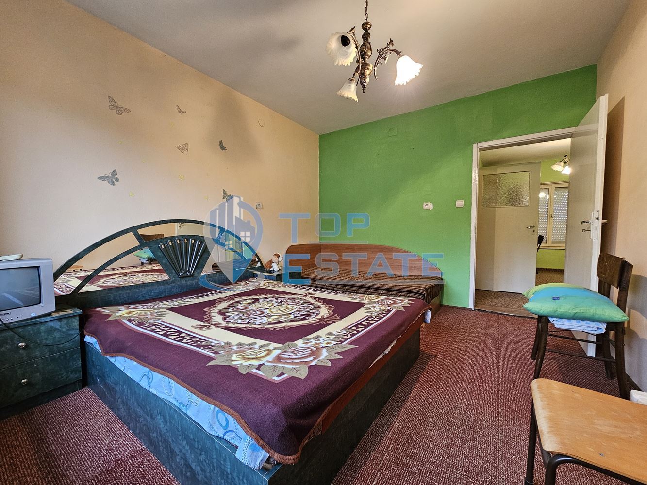 Двуетажна тухлена и обзаведена къща в село Хаджидимитрово-0 Двуетажна тухлена и обзаведена къща в село Хаджидимитрово - 0