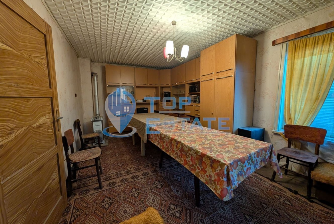 Едноетажна къща с лятна кухня и гараж в село Мерданя, област Велико Търново - 0