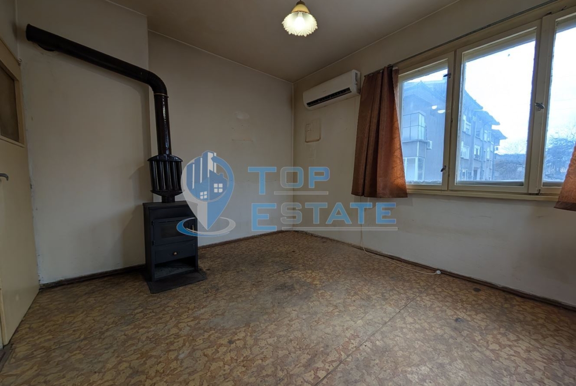 Многостаен тухлен апартамент в центъра на град Горна Оряховица - 0