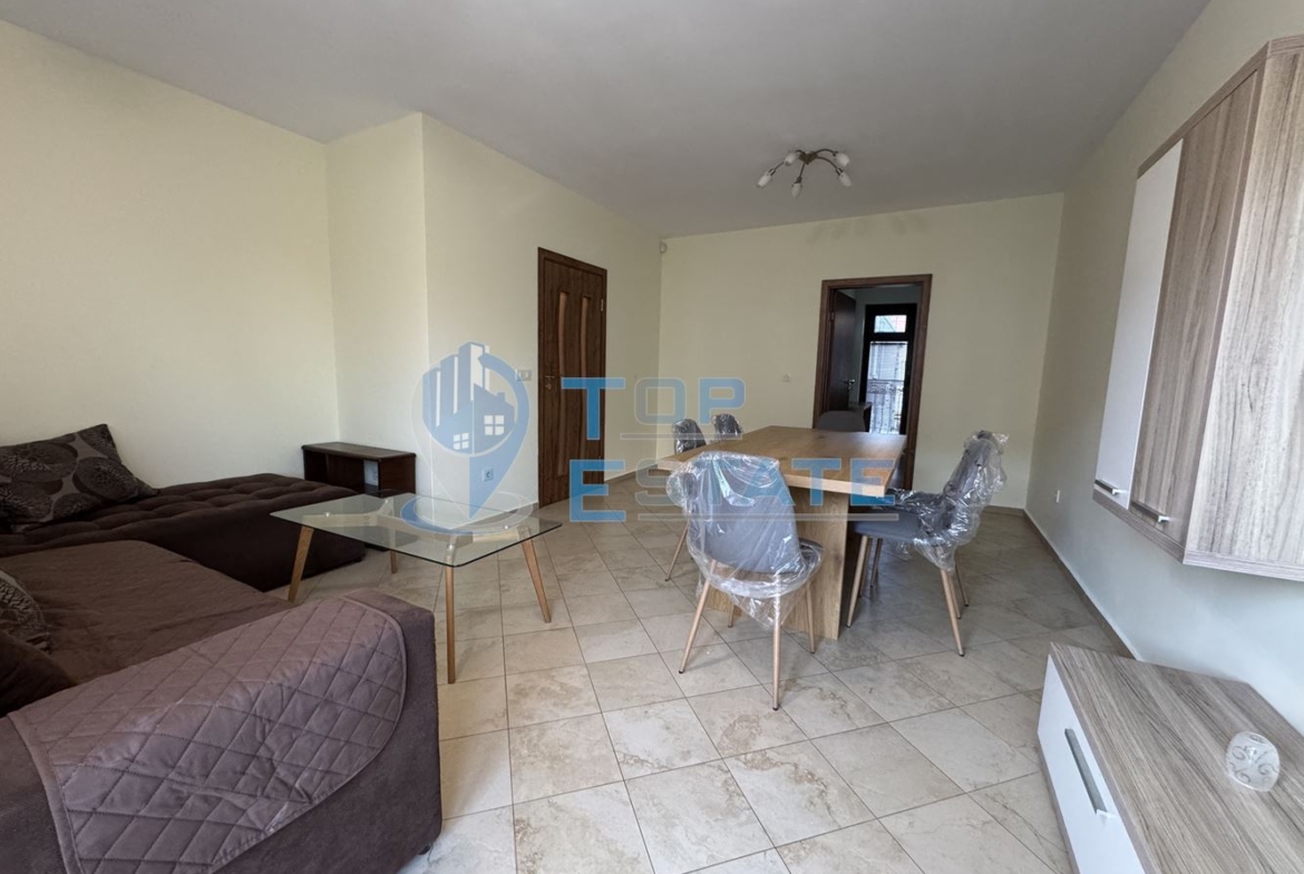 Обзаведен тристаен апартамент под наем с две спални в центъра, град Велико Търново - 0