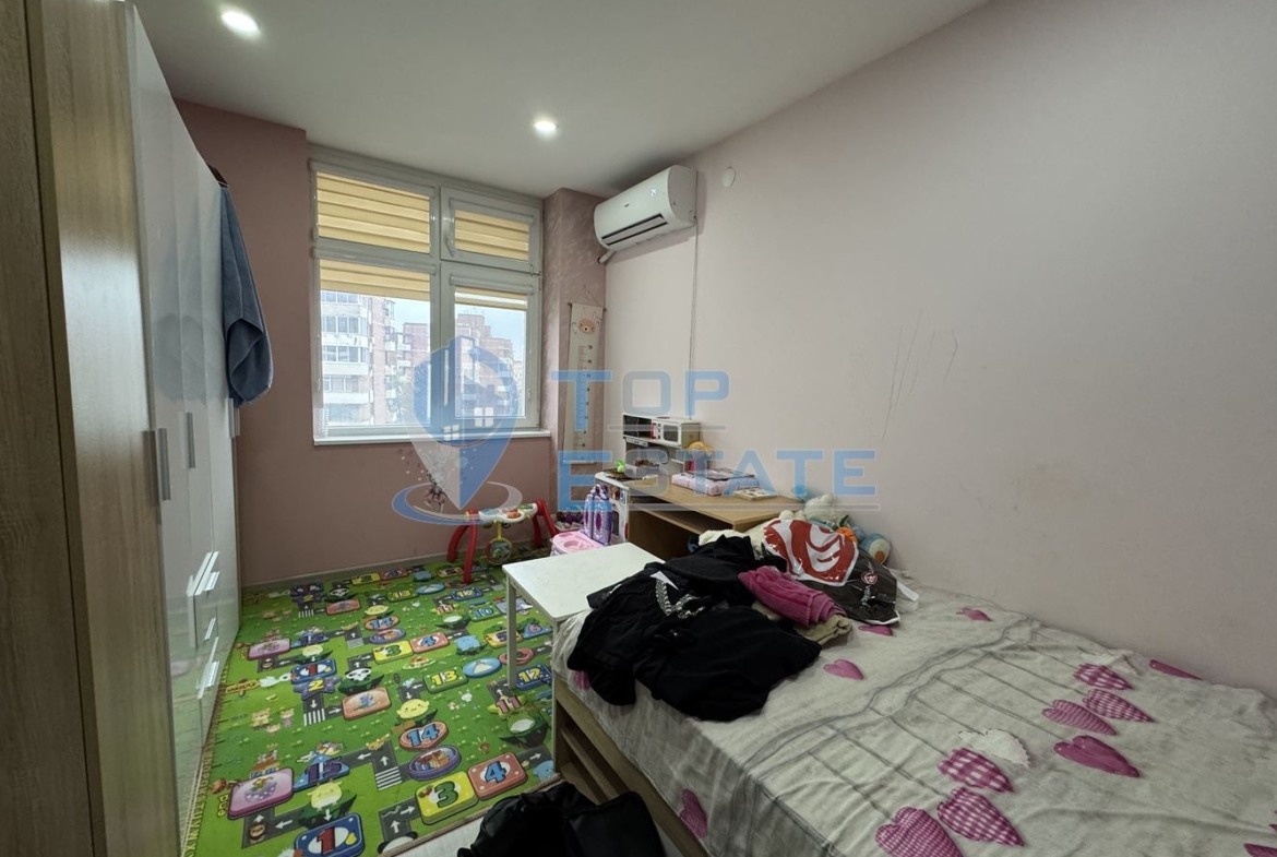 Тристаен тухлен апартамент в широк център, Велико Търново - 0