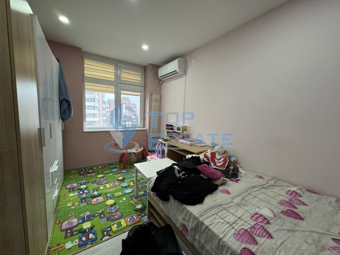 Тристаен тухлен апартамент в широк център, Велико Търново - 0