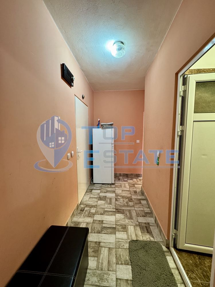 Тристаен панелен апартамент в кв. Зона Б, град Велико Търново. - 0