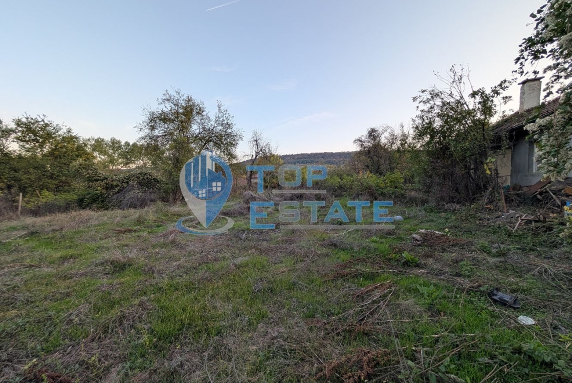 Едноетажна къща с лятна кухня и гараж в село Мерданя, област Велико Търново - 0