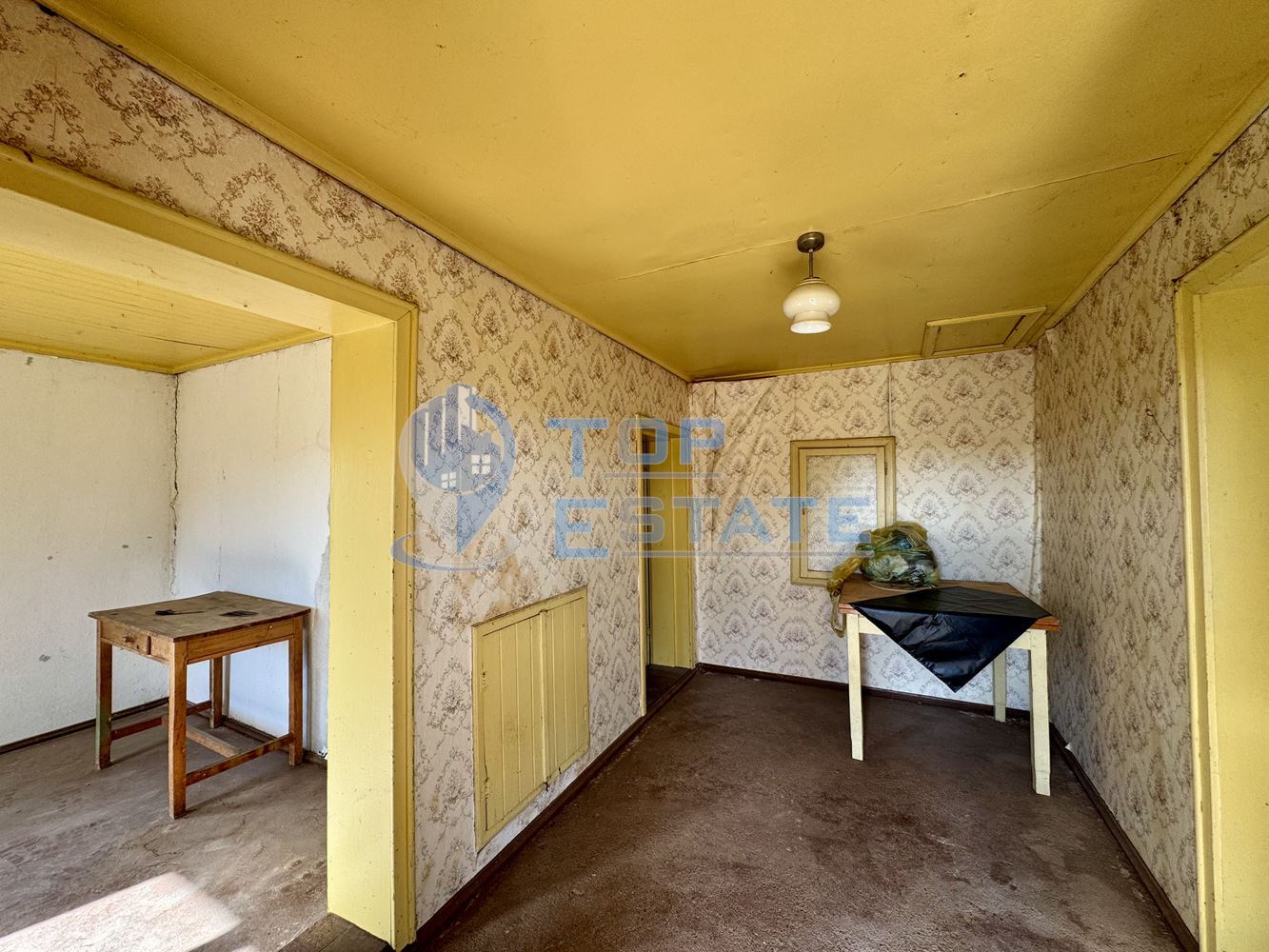 Тухлена къща с кладенец и допълнителна постройка в село Долна Липница, област Велико Търново - 0