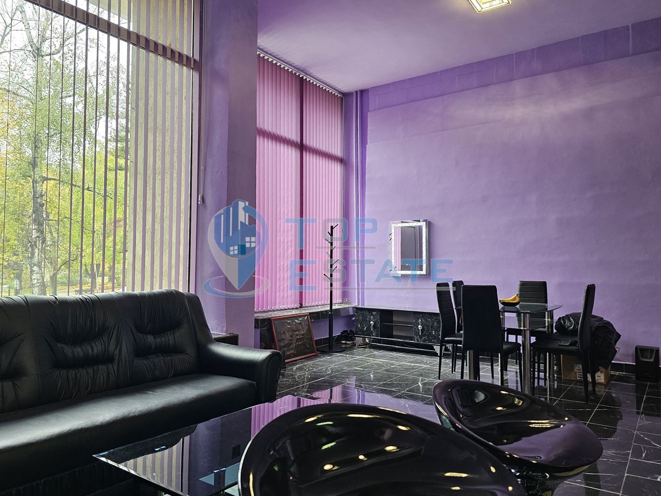 Ремонтирано тухлено жилище със самостоятелен вход в широкия център на гр. Велико Търново - 0