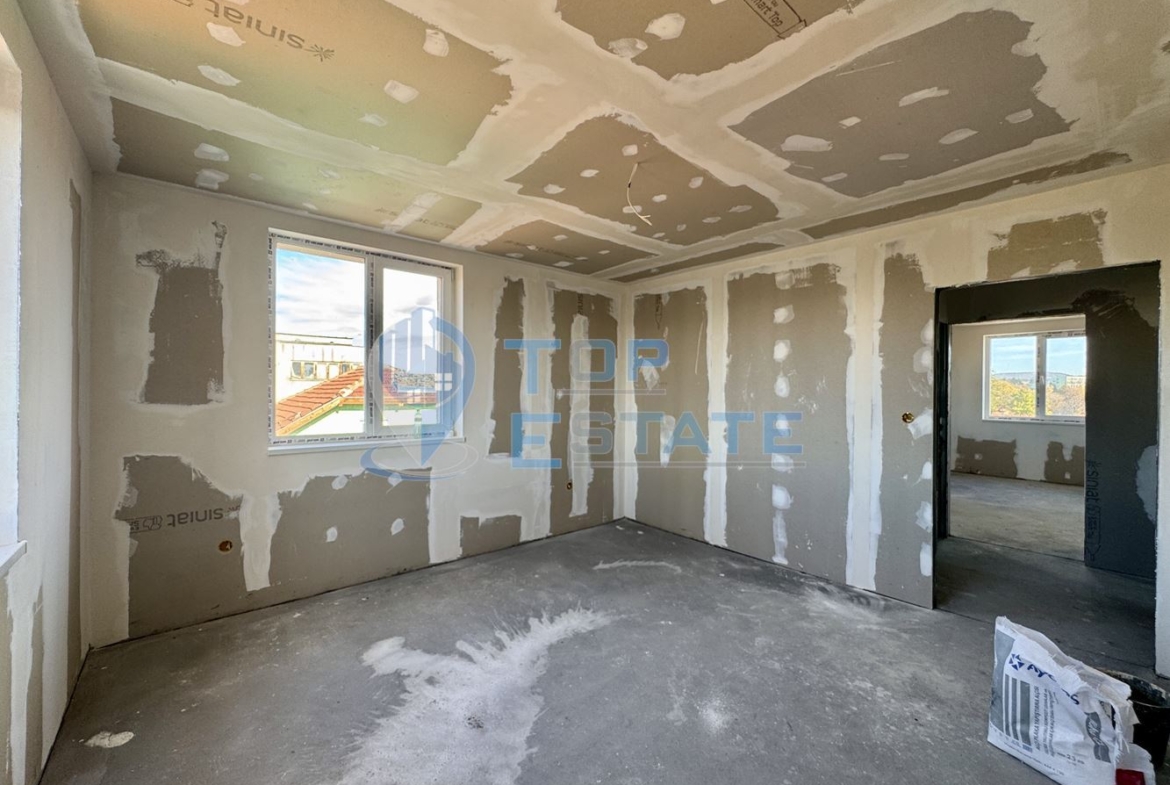 Тухлен апартамент в центъра на град Павликени, област Велико Търново - 0