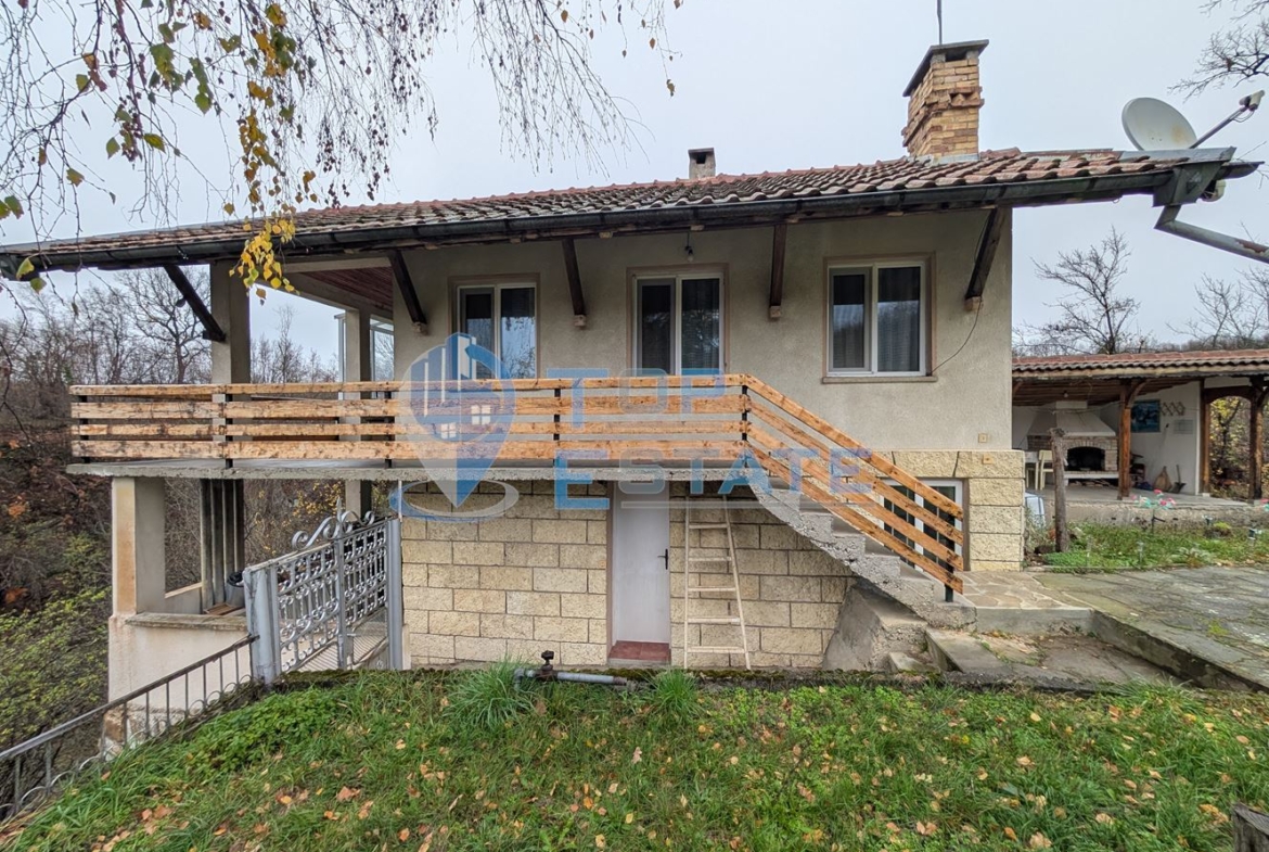 Двуетажна масивна вила до река в Еленския балкан - 0