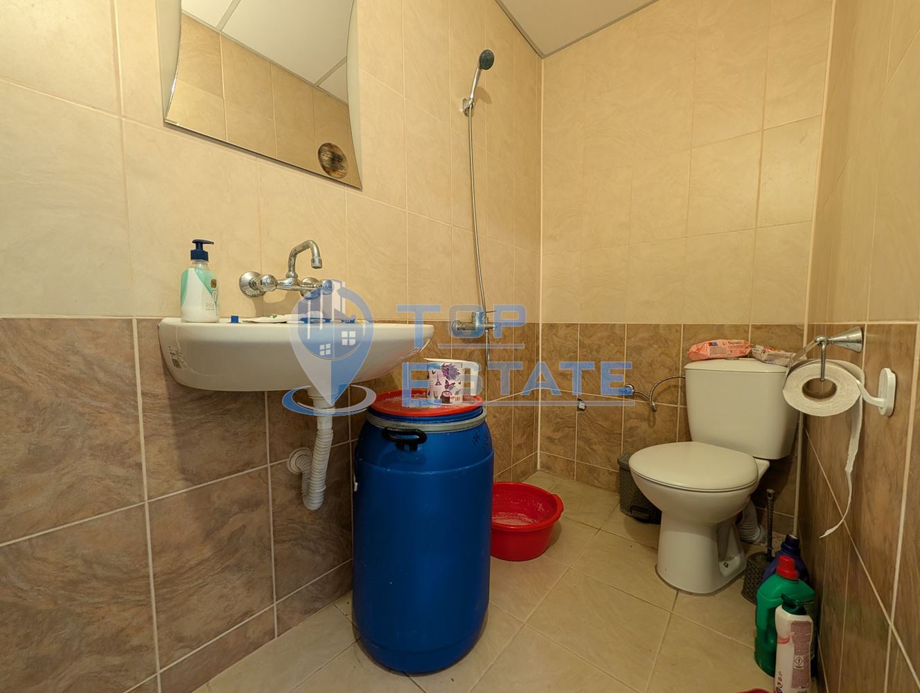 Масивна двуетажна къща в село Караисен - 0