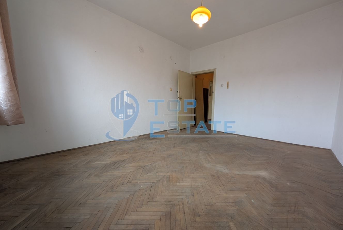 Многостаен тухлен апартамент в центъра на град Горна Оряховица - 0