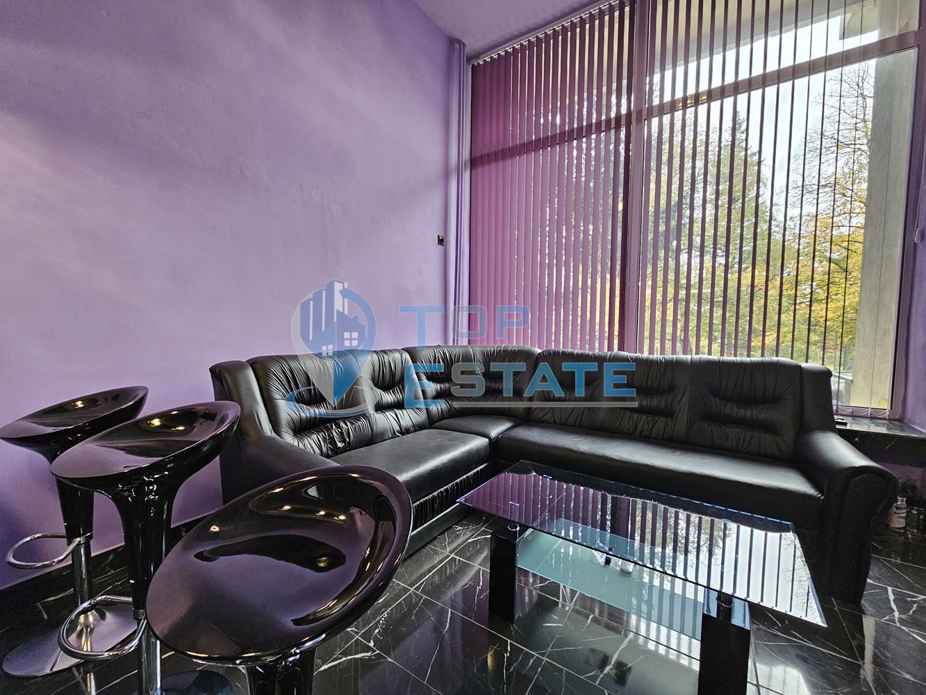 Ремонтирано тухлено жилище със самостоятелен вход в широкия център на гр. Велико Търново - 0