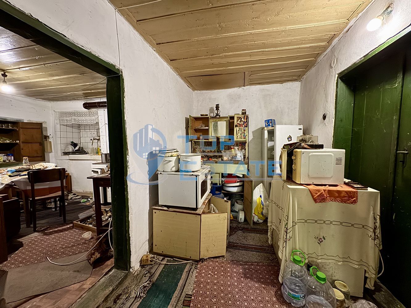 Тухлена къща с кладенец и голям двор в село Александрово, област Велико Търново - 0