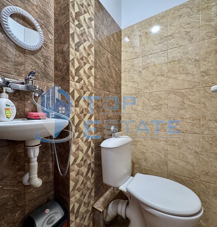 Тристаен панелен апартамент в кв. Зона Б, град Велико Търново. - 0