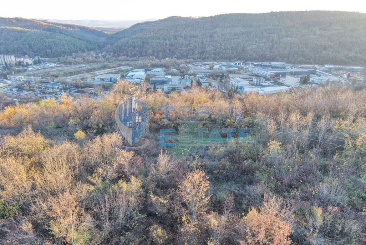 Парцел във вилната зона на кв. Бузлуджа, град Велико Търново - 0