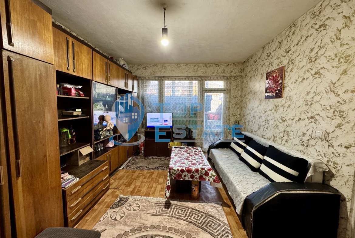 Двуестаен панелен апартамент в град Стражица, област Велико Търново - 0