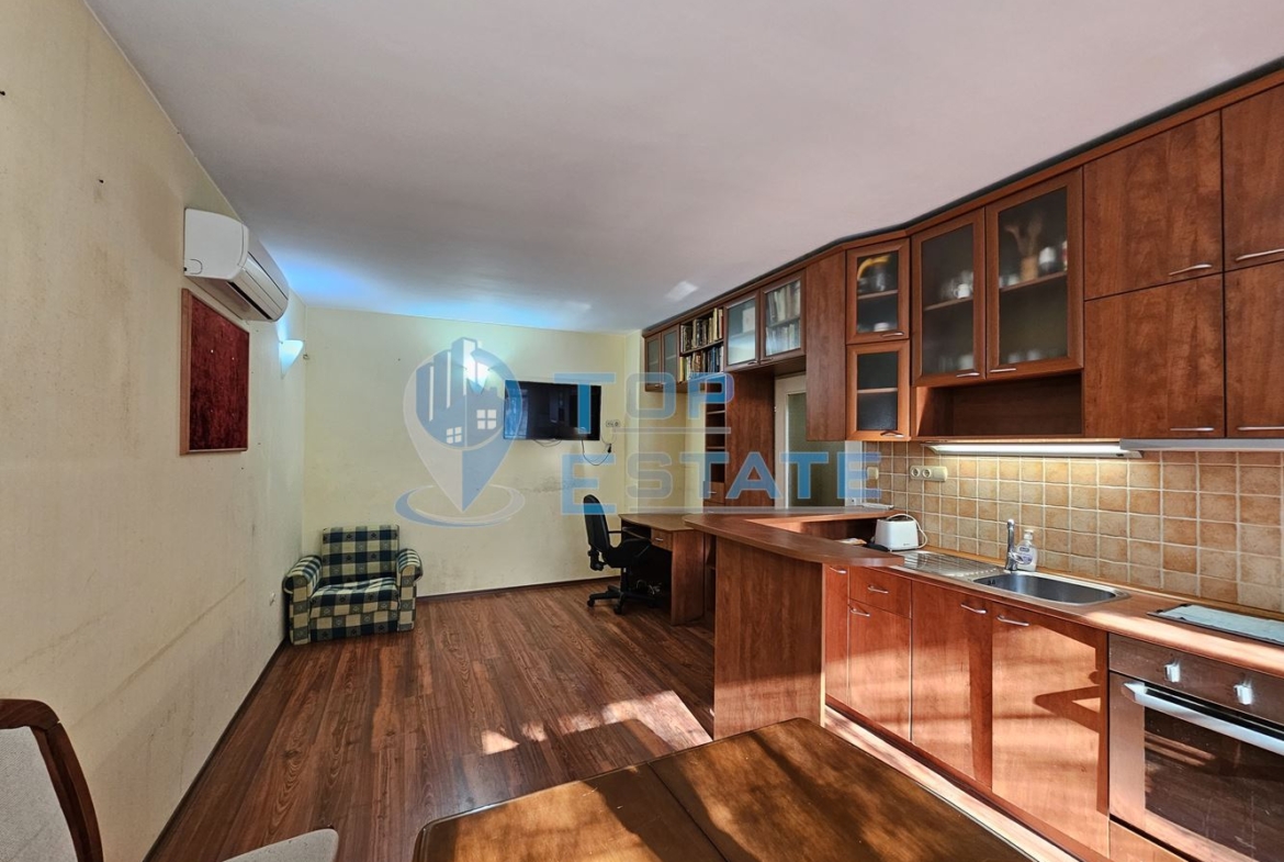 Тристаен обзаведен южен апартамент в кв. Бузлуджа гр. Велико Търново - 0