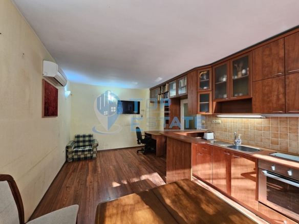 Тристаен обзаведен южен апартамент в кв. Бузлуджа гр. Велико Търново - 0