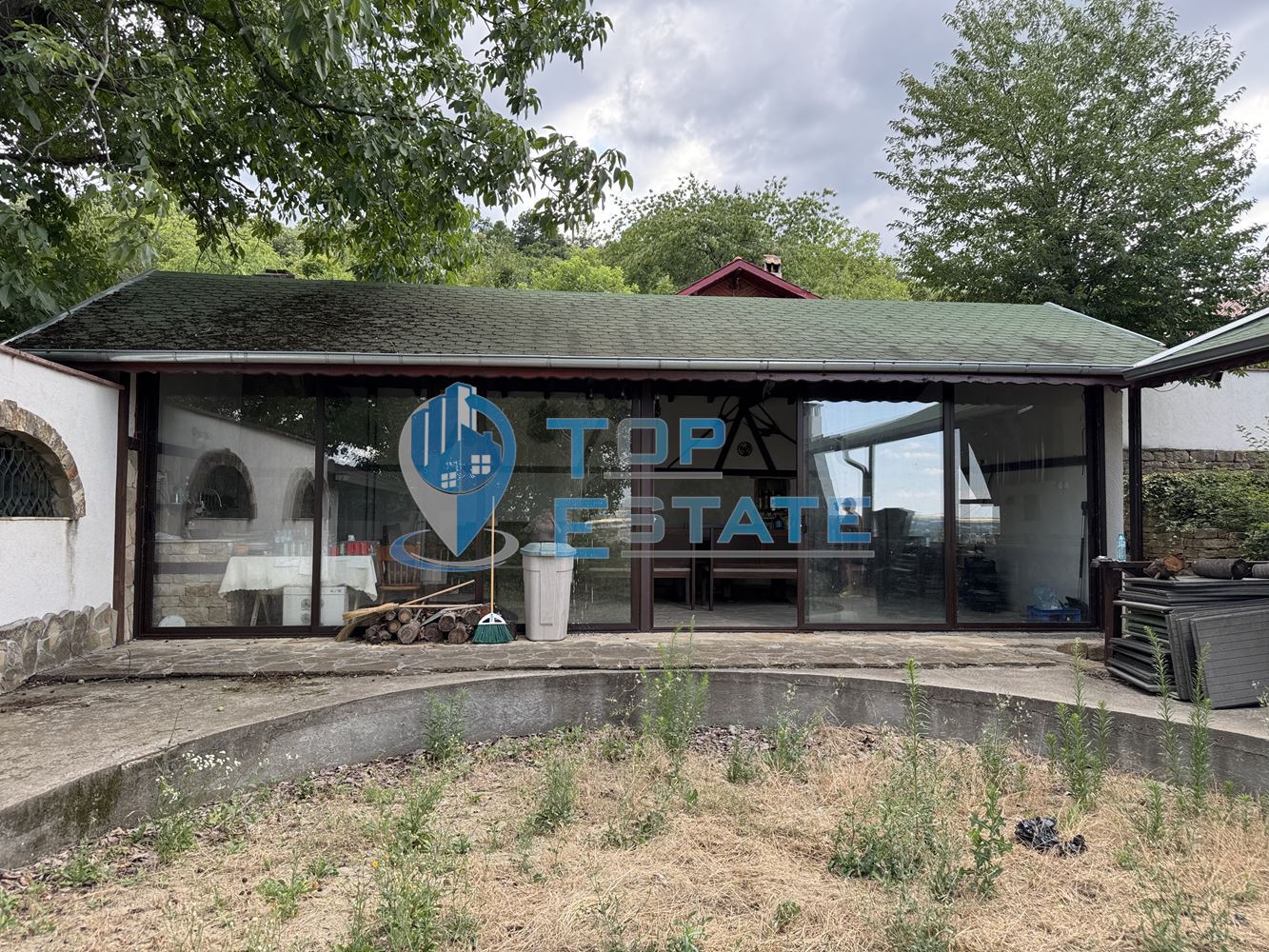 Къща с панорамна гледка във вилната зона на между град Бяла Черква и село Вишовград, област Велико Търново - 0