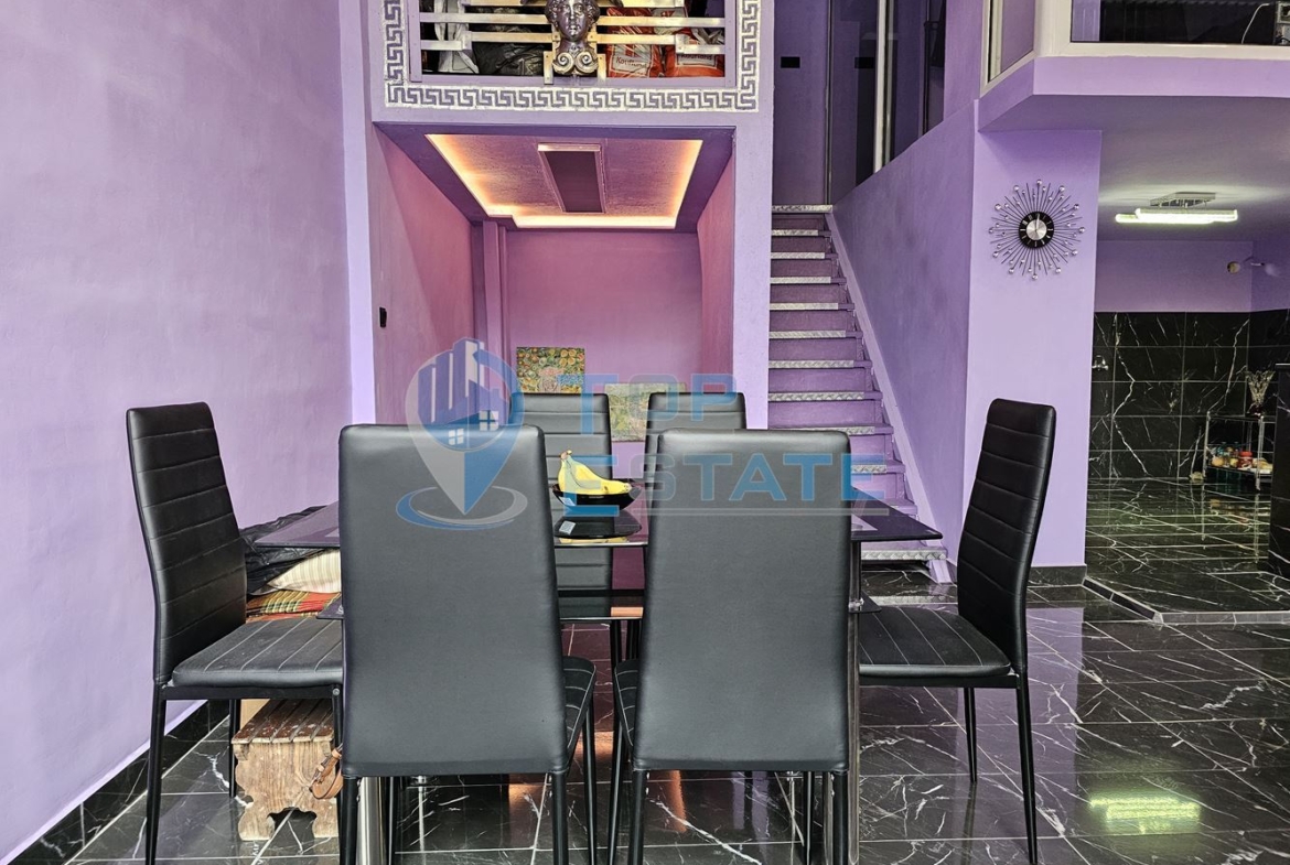 Ремонтирано тухлено жилище със самостоятелен вход в широкия център на гр. Велико Търново - 0