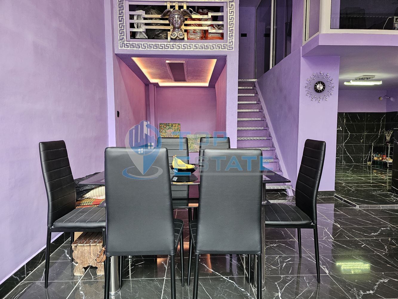 Ремонтирано тухлено жилище със самостоятелен вход в широкия център на гр. Велико Търново - 0