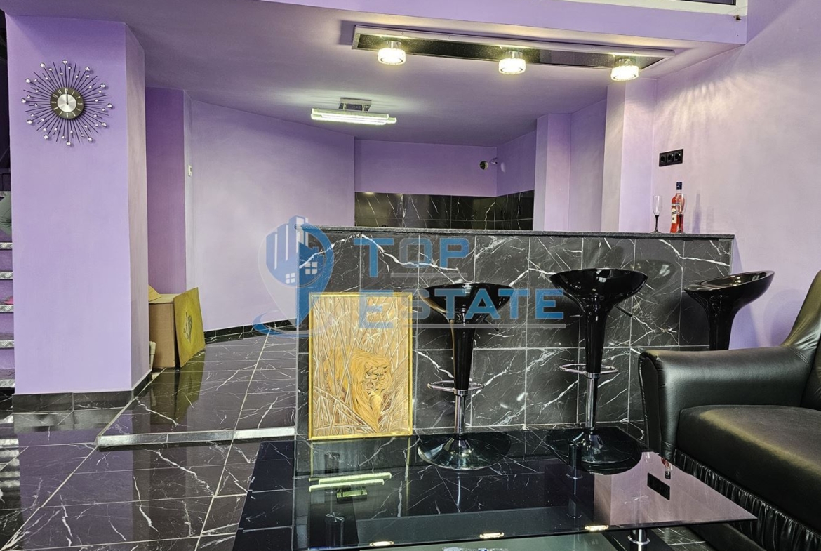 Ремонтирано тухлено жилище със самостоятелен вход в широкия център на гр. Велико Търново - 0