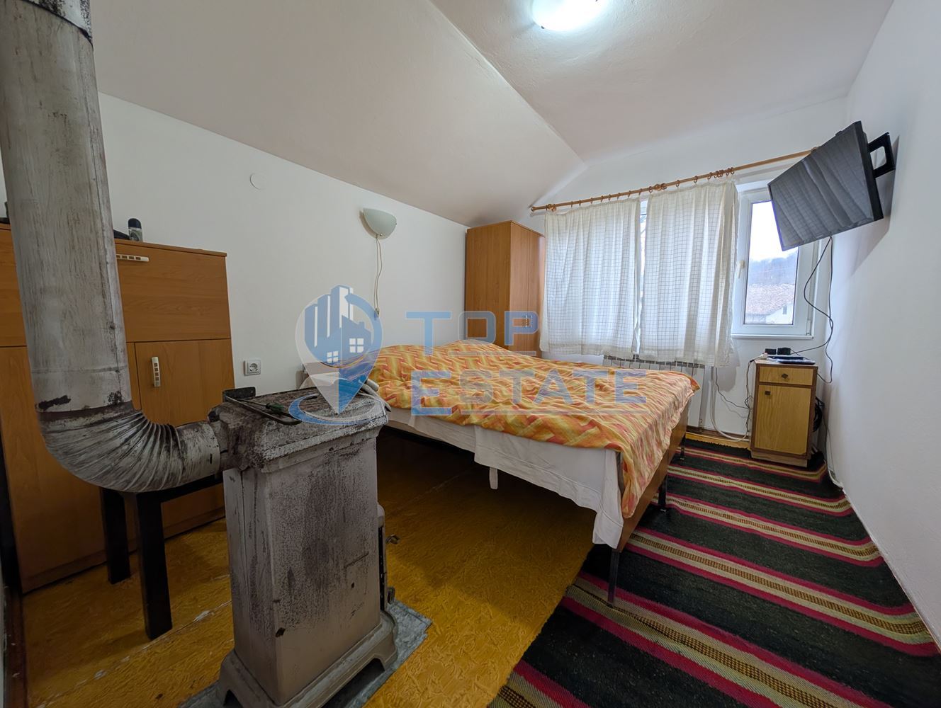 Двуетажна масивна вила до река в Еленския балкан-0 Двуетажна масивна вила до река в Еленския балкан - 0