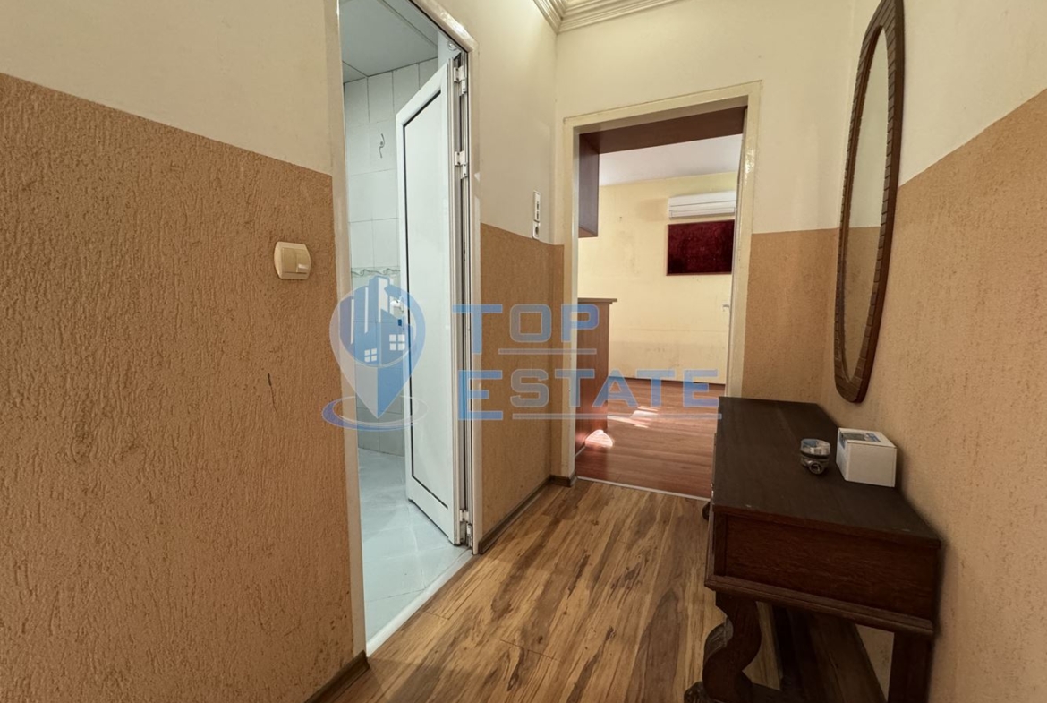 Тристаен обзаведен южен апартамент в кв. Бузлуджа гр. Велико Търново - 0