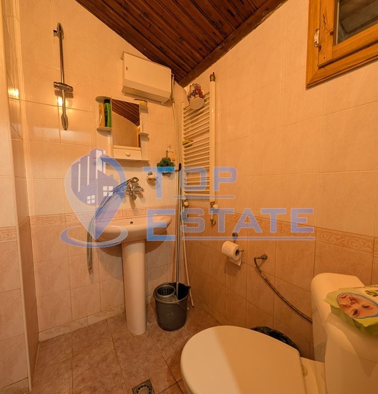 Двуетажна масивна вила до река в Еленския балкан - 0