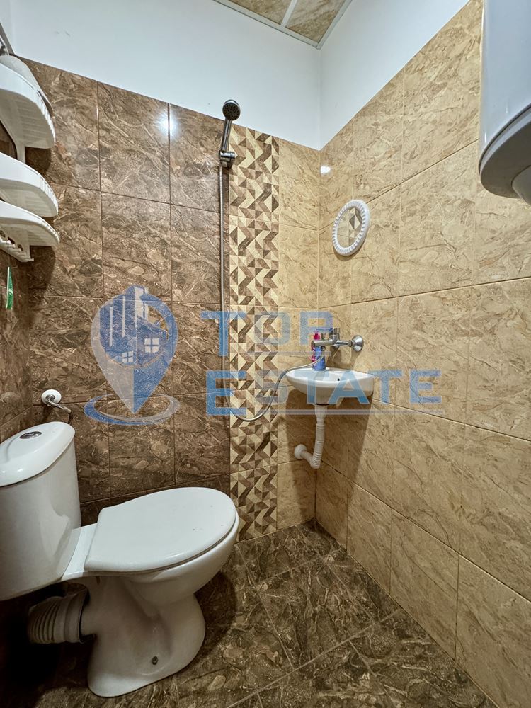 Тристаен панелен апартамент в кв. Зона Б, град Велико Търново. - 0