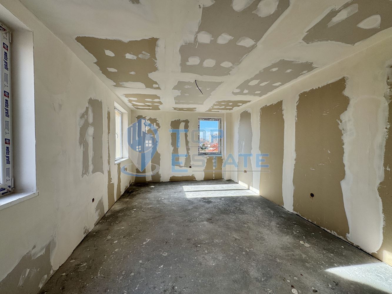 Тристаен тухлен апартамент в град Павликени, област Велико Търново - 0