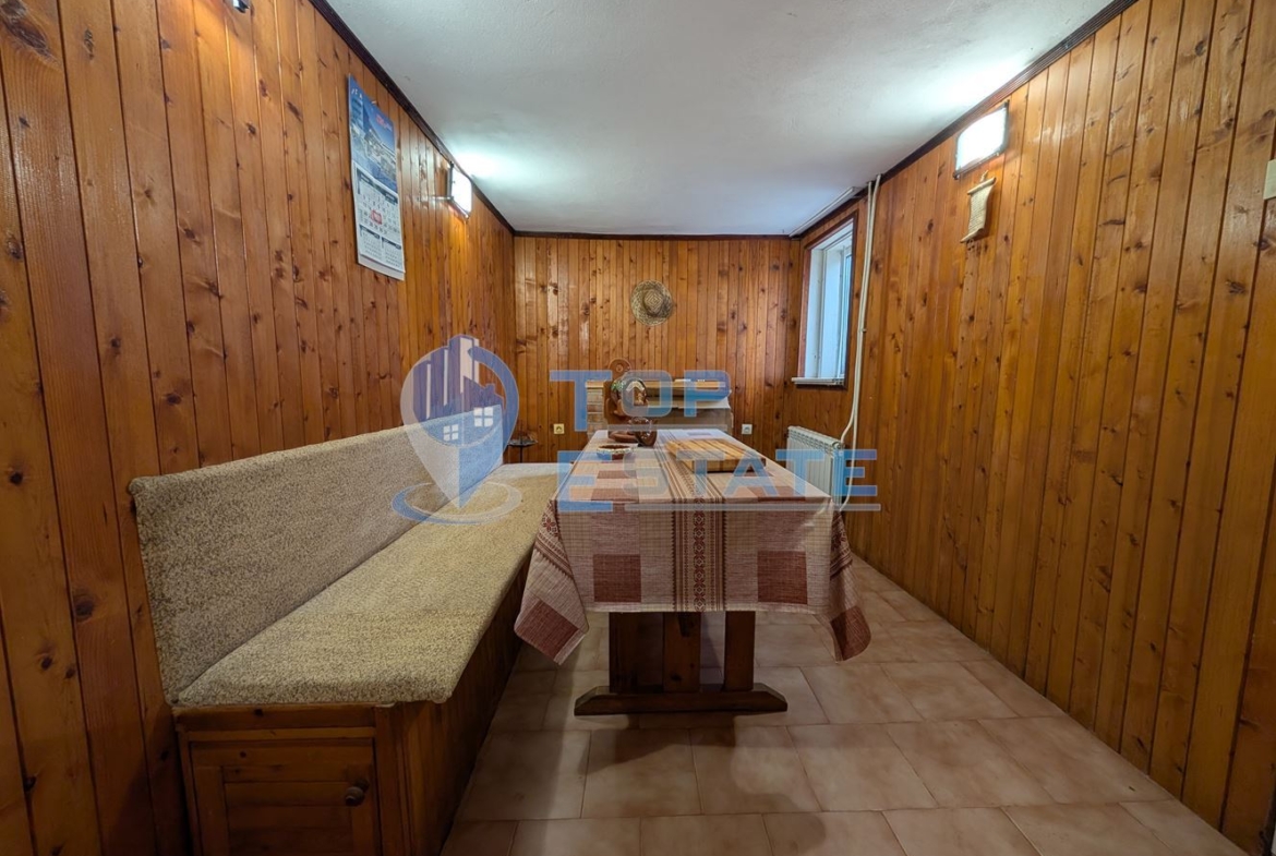 Двуетажна масивна вила до река в Еленския балкан - 0