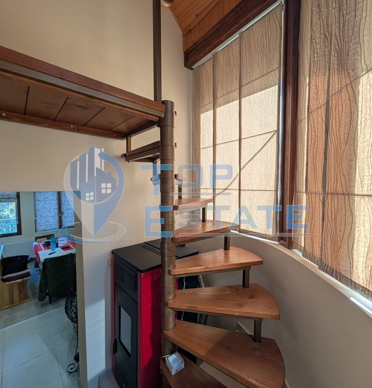 Двуетажна масивна вила в близост до град Плачковци - 0