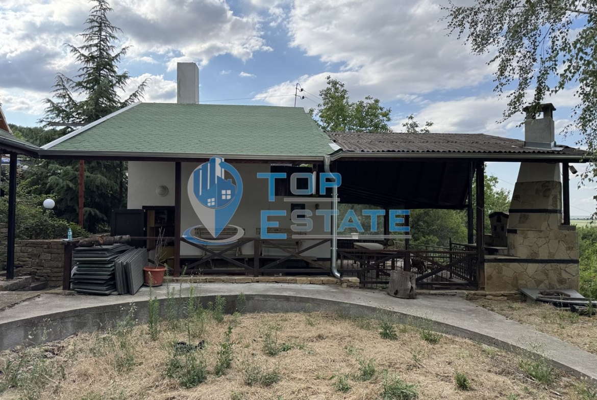 Къща с панорамна гледка във вилната зона на между град Бяла Черква и село Вишовград, област Велико Търново - 0