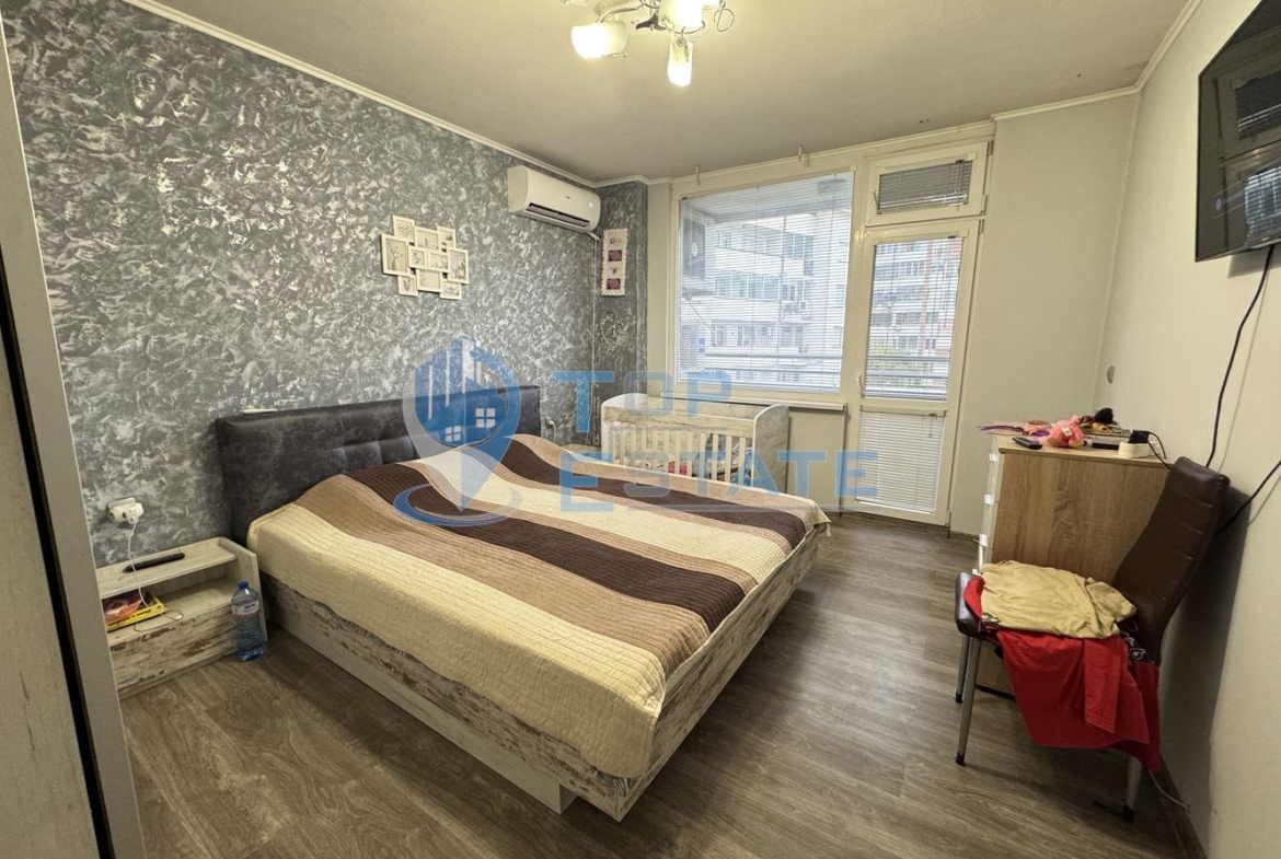 Тристаен тухлен апартамент в широк център, Велико Търново - 0