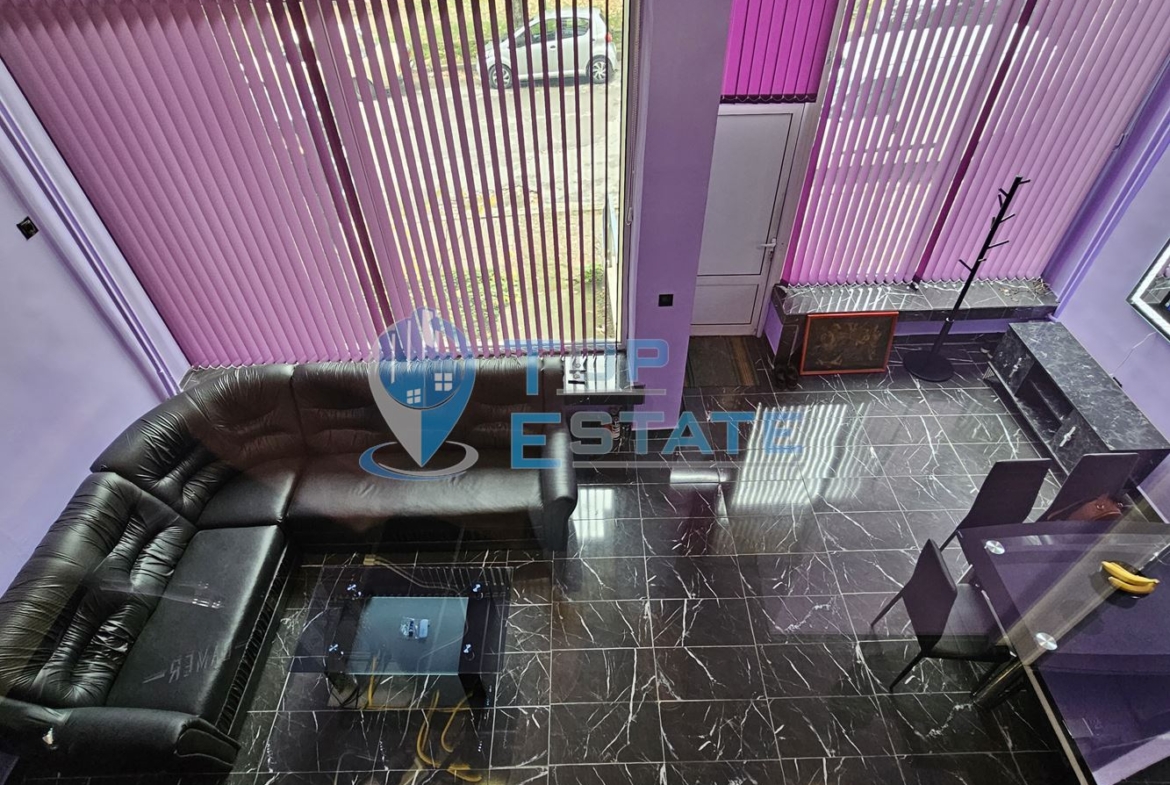 Ремонтирано тухлено жилище със самостоятелен вход в широкия център на гр. Велико Търново - 0