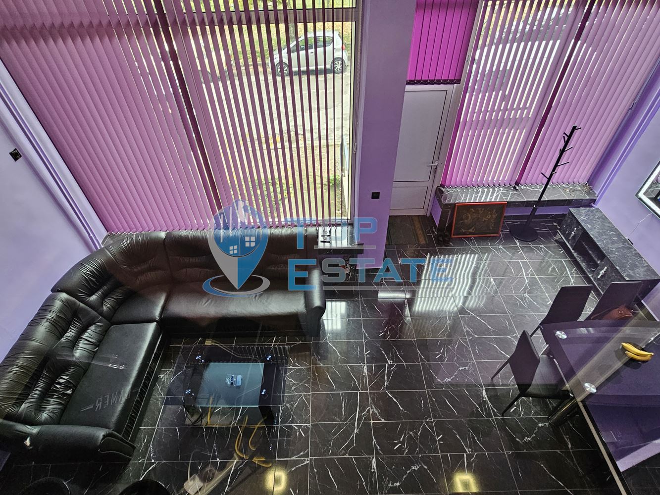 Ремонтирано тухлено жилище със самостоятелен вход в широкия център на гр. Велико Търново - 0