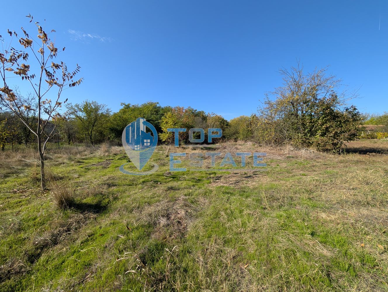 Двуетажна къща с голям двор и кладенец в село Сломер - 0