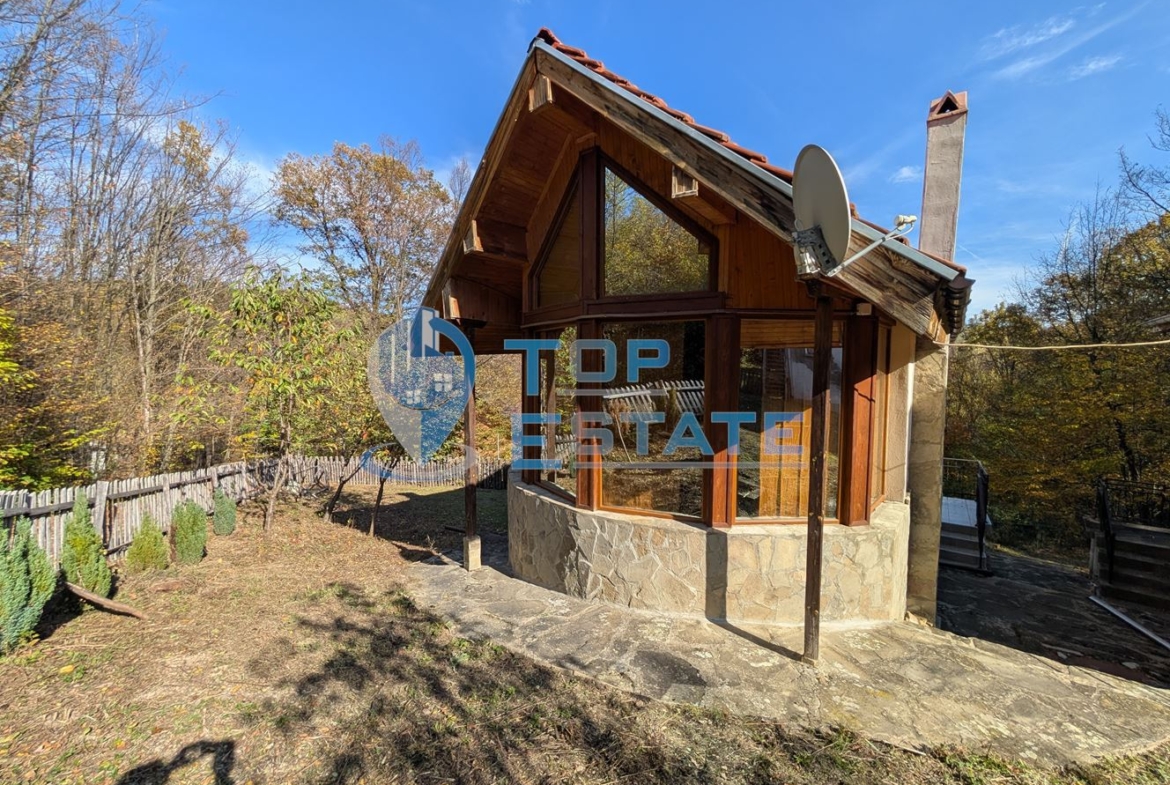 Двуетажна масивна вила в близост до град Плачковци - 0