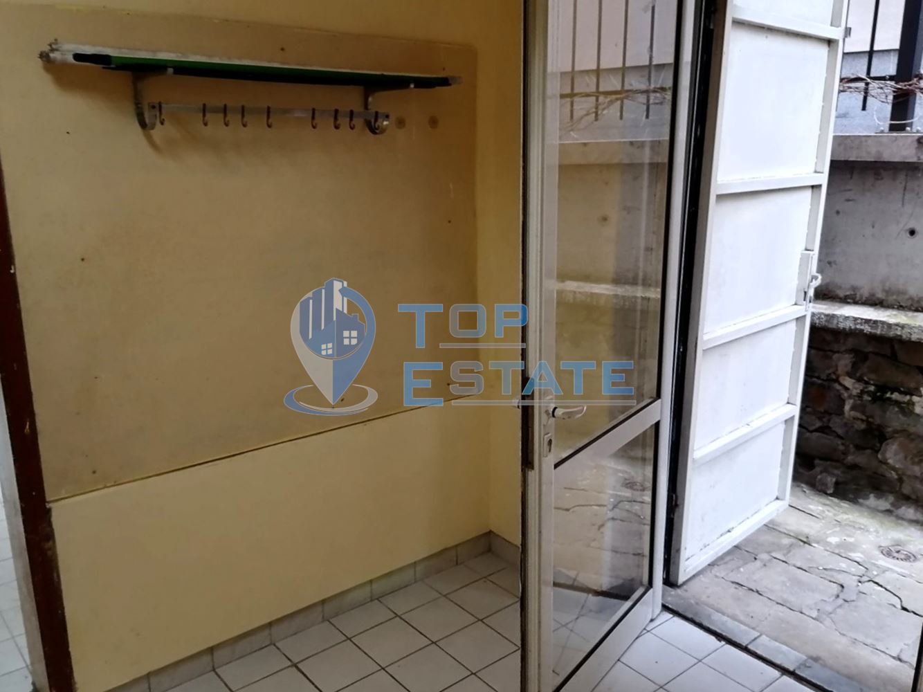 Двустаен апартамент със статут на магазин в центъра на Велико Търново - 0