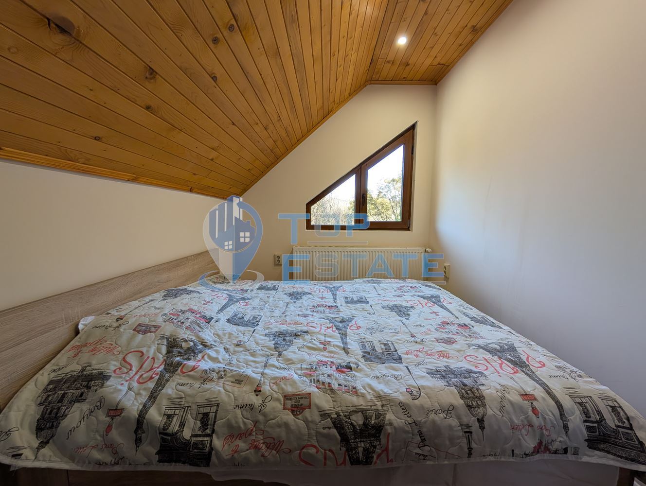 Двуетажна масивна вила в близост до град Плачковци - 0