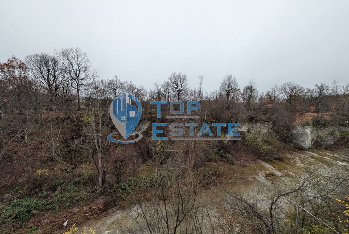 Двуетажна масивна вила до река в Еленския балкан - 0