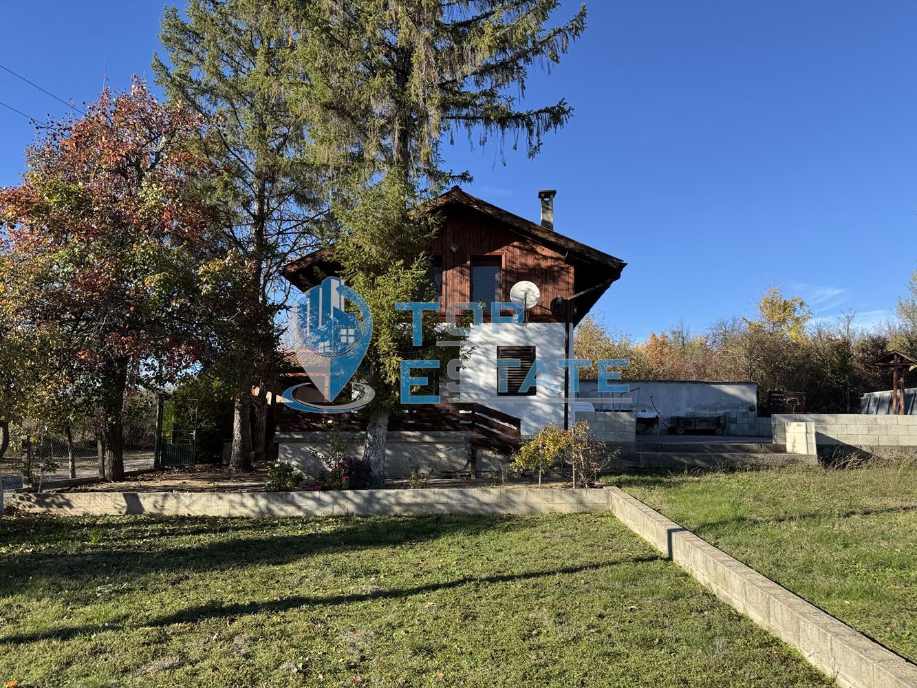 Двуетажна вила с красива гледка във вилна зона на град Дряново-0 Двуетажна вила с красива гледка във вилна зона на град Дряново - 0