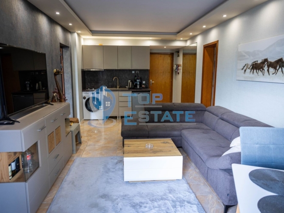 Тристаен обзаведен апартамент на първа линия в хотелски комплекс в к. к Слънчев бряг - 0