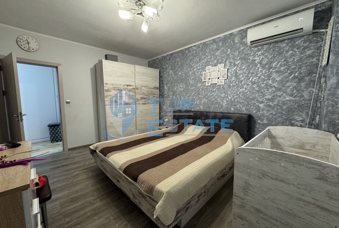 Тристаен тухлен апартамент в широк център, Велико Търново - 0